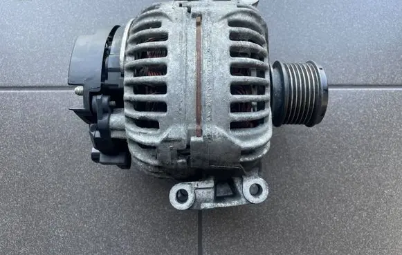 Mercedes-Benz E W211 Generator/alternator 0124615028