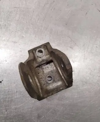 Mitsubishi Outlander Gearbox mounting bracket 701329