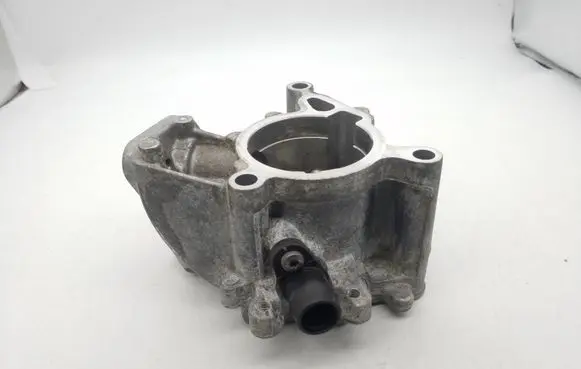 Volkswagen Jetta VI Fuel injection high pressure pump 06K145100J