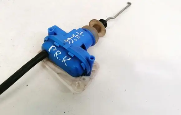 Audi 80 90 B3 Central locking vacuum pump 893862123