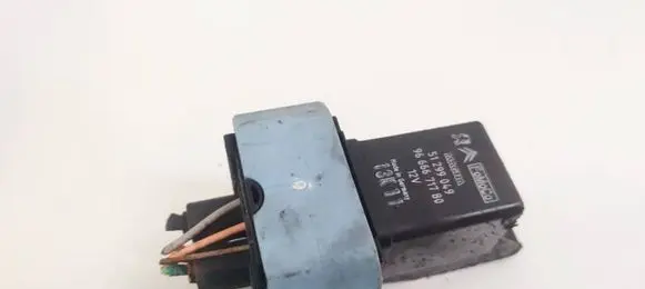 Glow plug pre-heat relay