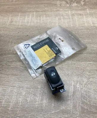 Renault Laguna I Electric window control switch 7700417487