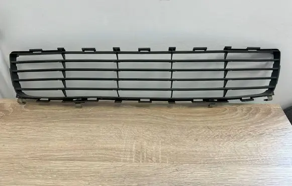 Toyota Auris 150 Front bumper lower grill 5311202080