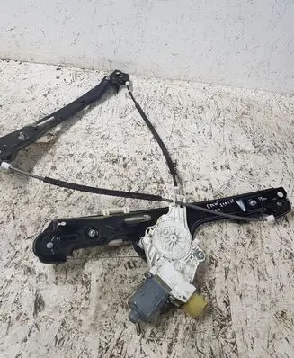 BMW 1 E81 E87 Front door window regulator with motor 0130822226