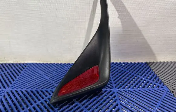 Rear bumper corner part panel trim