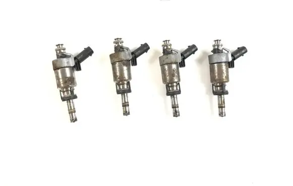 Audi A4 S4 B8 8K Fuel injector 06H906036J