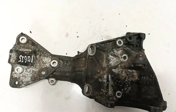 Engine mounting bracket