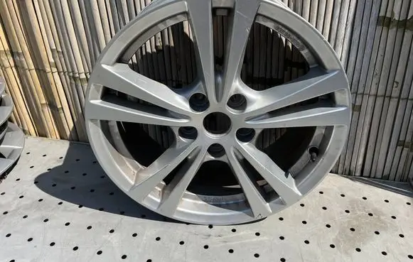 Hyundai i30 R17 alloy rim B0R0042