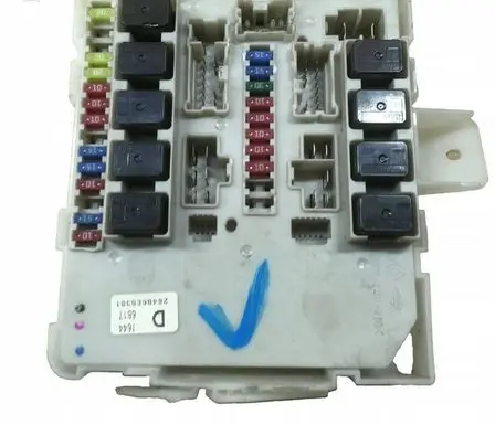 Mercedes-Benz Vito Viano W447 Fuse module 284B6EB301 1644 6B17