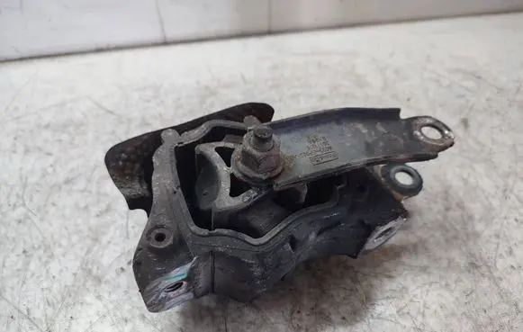 Land Rover Discovery Sport Engine mount bracket 6G926P082AB