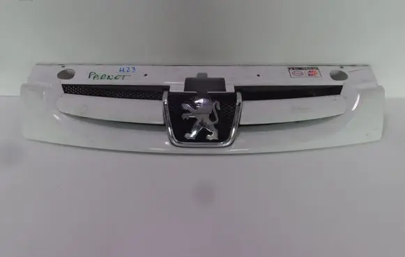 Peugeot Partner Front bumper upper radiator grill