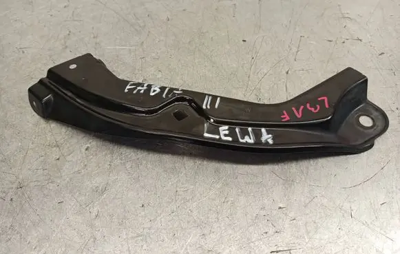 Skoda Fabia Mk3 (NJ) Headlight/headlamp mounting bracket 6V0805931