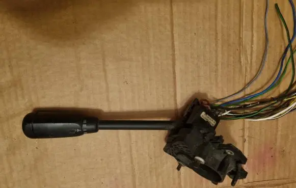 Mercedes-Benz 190 W201 Indicator stalk 019109804 1245400745
