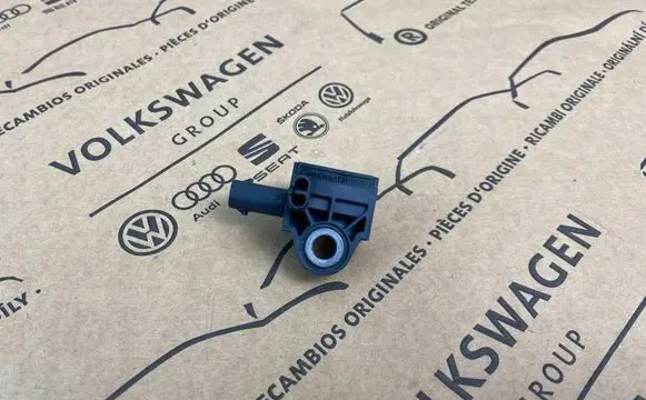 Volkswagen Golf VII Airbag deployment crash/impact sensor 5Q0959651
