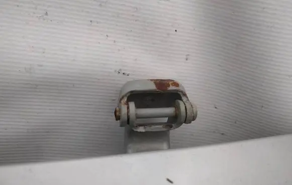 Ford Focus Tailgate/trunk/boot hinge