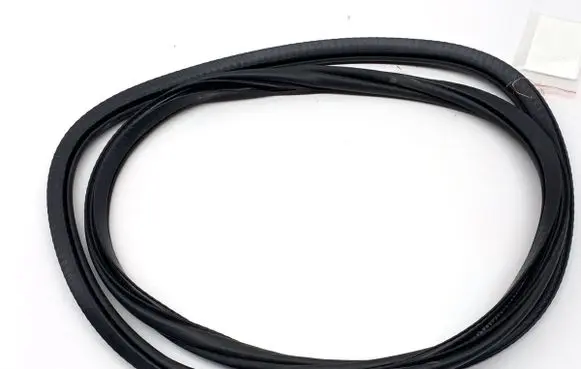 Volvo S90, V90 Rubber seal front door (on door) 31371590