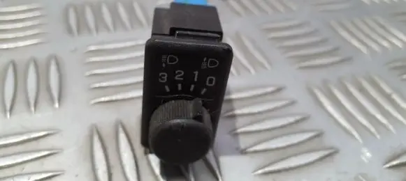 Nissan Primera Headlight level height control switch 37044A D31602