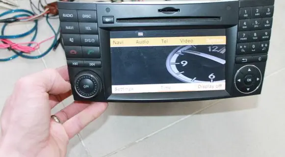 Mercedes-Benz CLS C219 Radio/CD/DVD/GPS head unit A2118705194 BZ9880 A2118701094