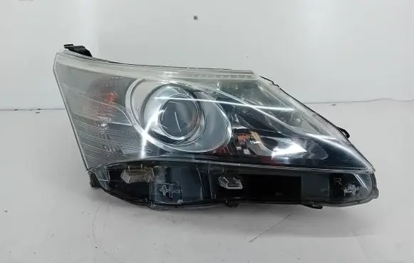 Toyota Avensis T270 Headlight/headlamp 10000-17685