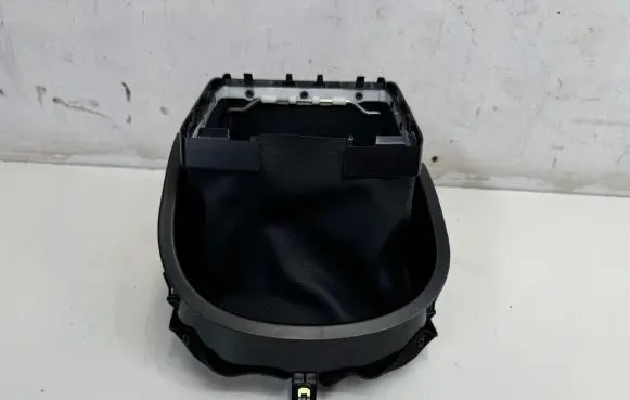 Mercedes-Benz GLE W167 Steering wheel column trim A1674604000