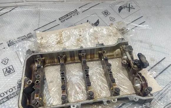 Toyota Prius (XW30) Other cylinder head part 