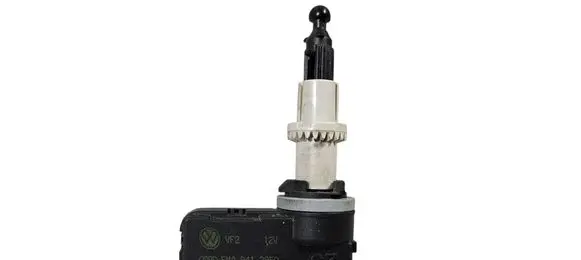 Volkswagen Golf VI Headlight level adjustment motor 5M0941295A