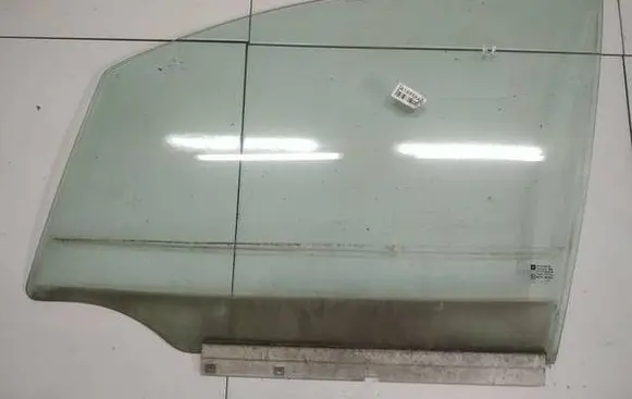 Opel Zafira A Front door window glass four-door AS2