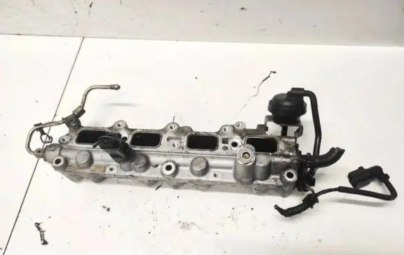 Toyota Avensis T250 Intake manifold 