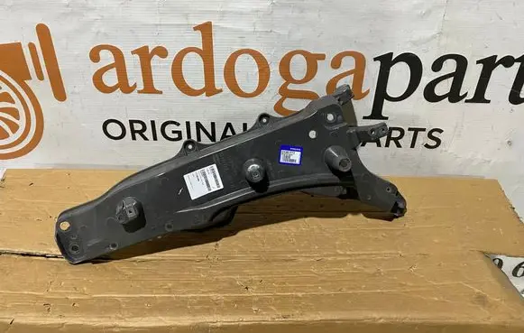 Volvo XC60 Fender mounting bracket 31391777