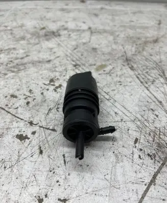 BMW X3 E83 Windscreen/windshield washer pump 8362154 00801712V