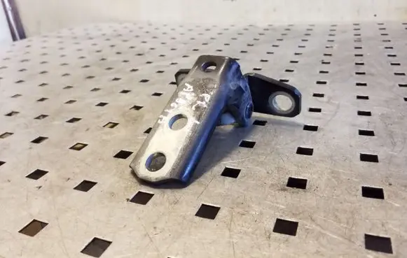 Mitsubishi Outlander Front door lower hinge 