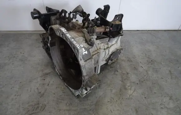 Hyundai Tucson JM Manual 5 speed gearbox L7J TJ56