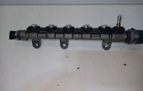 Nissan X-Trail T31 Fuel main line pipe 0445214173