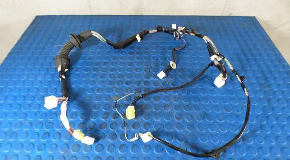 Toyota Yaris Front door wiring loom/harness boot 821520UA10B 00202180717130608