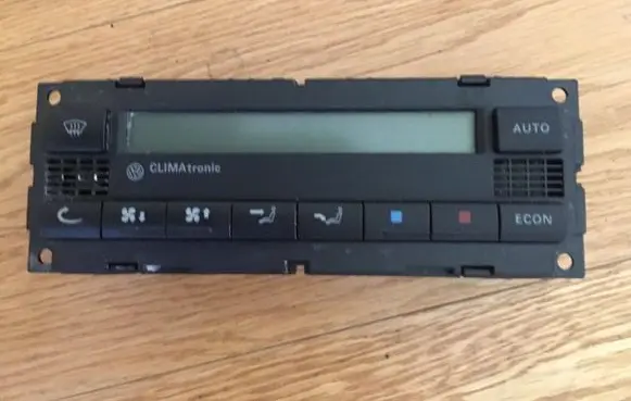 Volkswagen PASSAT B5 Climate control unit 6013966