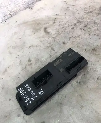 Volkswagen Touran III Tailgate/trunk control unit/module 5q0959107l