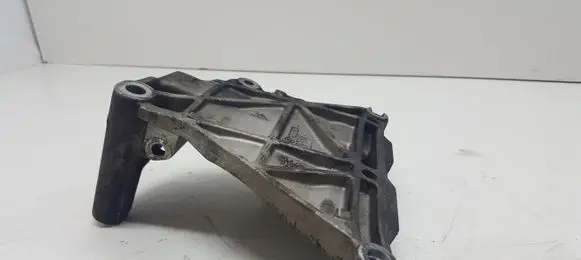 Volkswagen Transporter - Caravelle T5 Generator/alternator bracket 070903143C