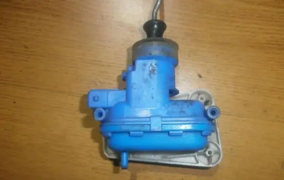 Audi 100 200 5000 C3 Central locking vacuum pump 893862153d