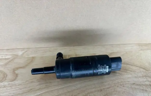 BMW Z4 E85 E86 Headlight washer pump 67128377430 837743003 13264010