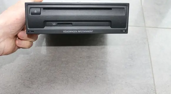 Volkswagen Golf VII Radio/CD/DVD/GPS head unit 5G0035820A ZRSTDBTDAB