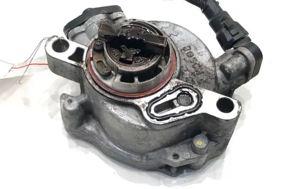 Peugeot 3008 I Vacuum pump 9804021880