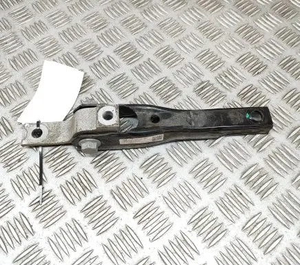 Volkswagen Tiguan Engine mount bracket 5Q0199855AG