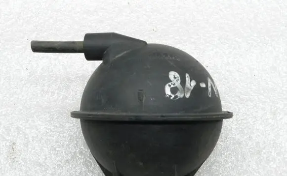 Volkswagen Golf V Vacuum air tank 7M0129808