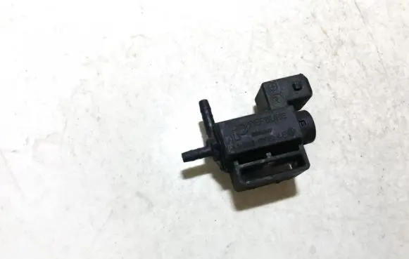 Volvo S40 Turbo solenoid valve 8699233 70051500