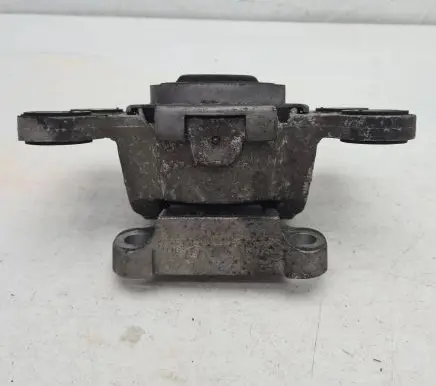 Volvo S80 Engine mount bracket 66927M121 8G9257M4 070306