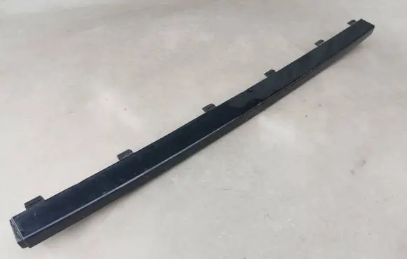 Volvo XC90 Front bumper splitter molding 31383799