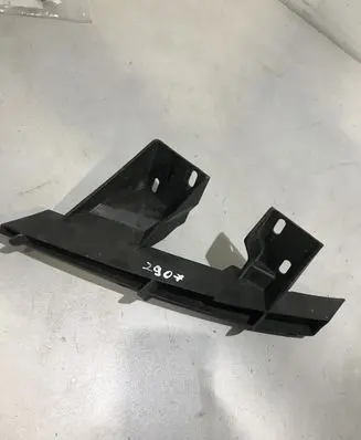 Audi Q7 4L Front bumper mounting bracket 4L0807334A