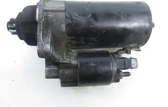 Volkswagen Polo IV 9N3 Starter motor 0001125042