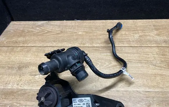 Land Rover Range Rover Velar Engine coolant pipe/hose HX738B500AB MX7318C553AA JX7318C5533AB