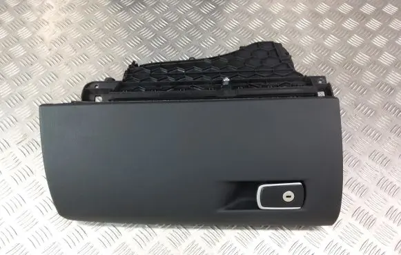 BMW 4 F32 F33 Glove box